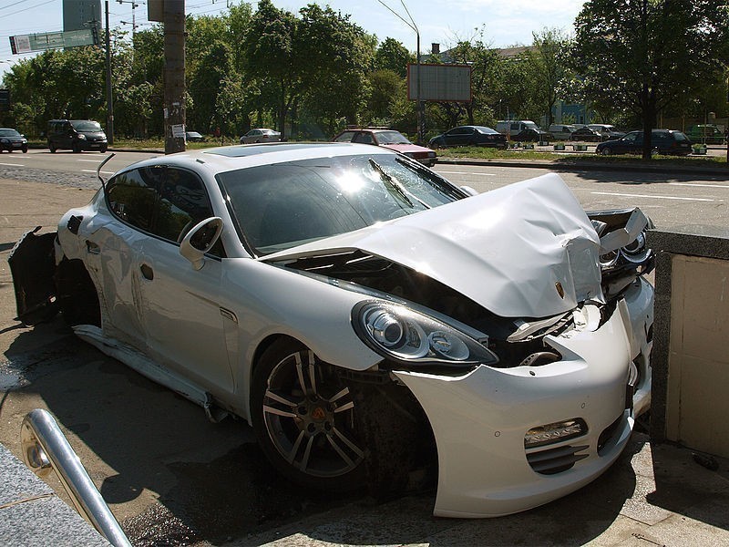 Битые Porsche